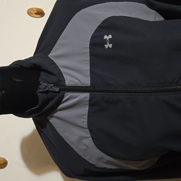 Under Armour Men Sz Sm Black Lightweight Full Zip-Up Windbreaker Inside Pockets - Picture 2 of 10
